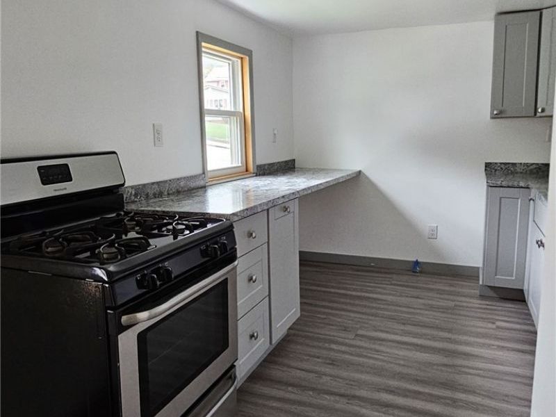 213 W Walnut Street, Lowellville, OH 44436 Photo 10