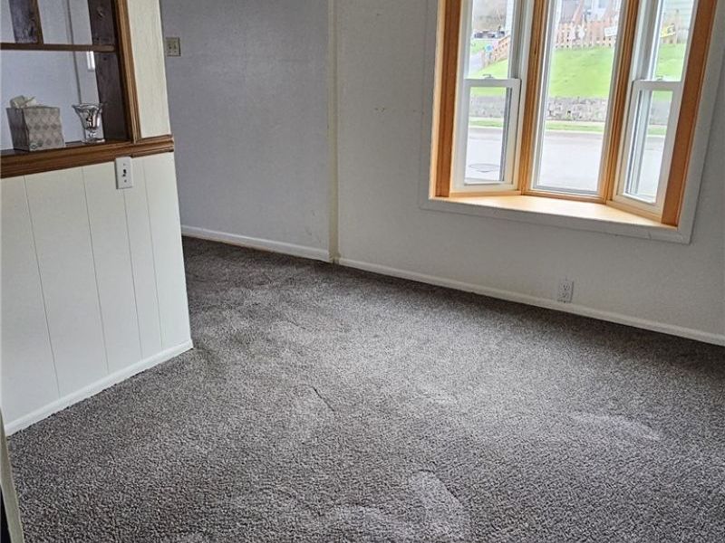 213 W Walnut Street, Lowellville, OH 44436 Photo 6