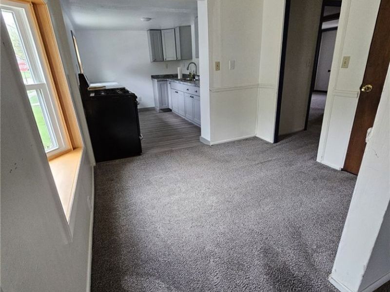 213 W Walnut Street, Lowellville, OH 44436 Photo 7