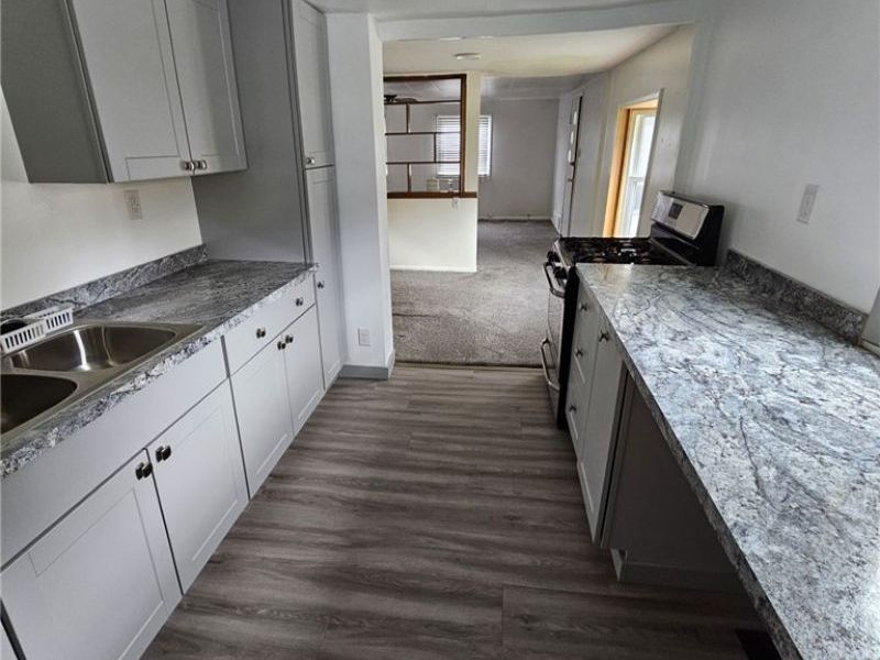 213 W Walnut Street, Lowellville, OH 44436 Photo 8