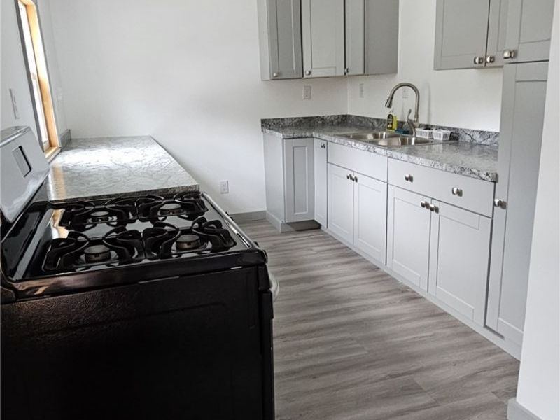 213 W Walnut Street, Lowellville, OH 44436 Photo 9