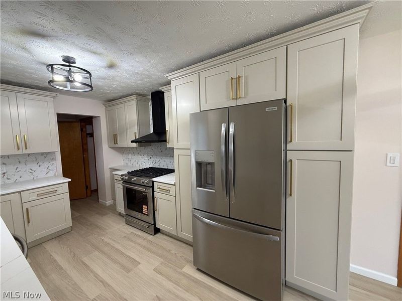 5833 Kuenzer Drive , Seven Hills, OH 44131 Photo 4