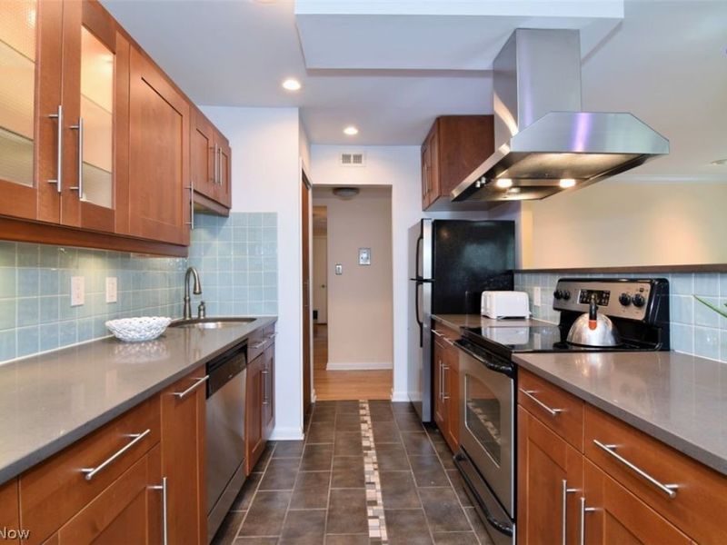 2399 Euclid Heights Boulevard , Unit D-1, Cleveland Heights, OH 44106 Photo 10