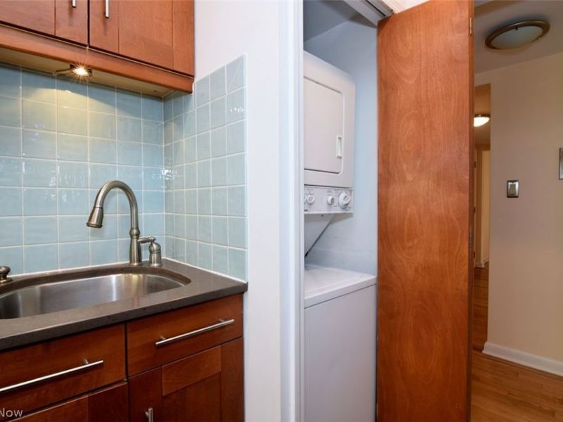 2399 Euclid Heights Boulevard , Unit D-1, Cleveland Heights, OH 44106 Photo 12