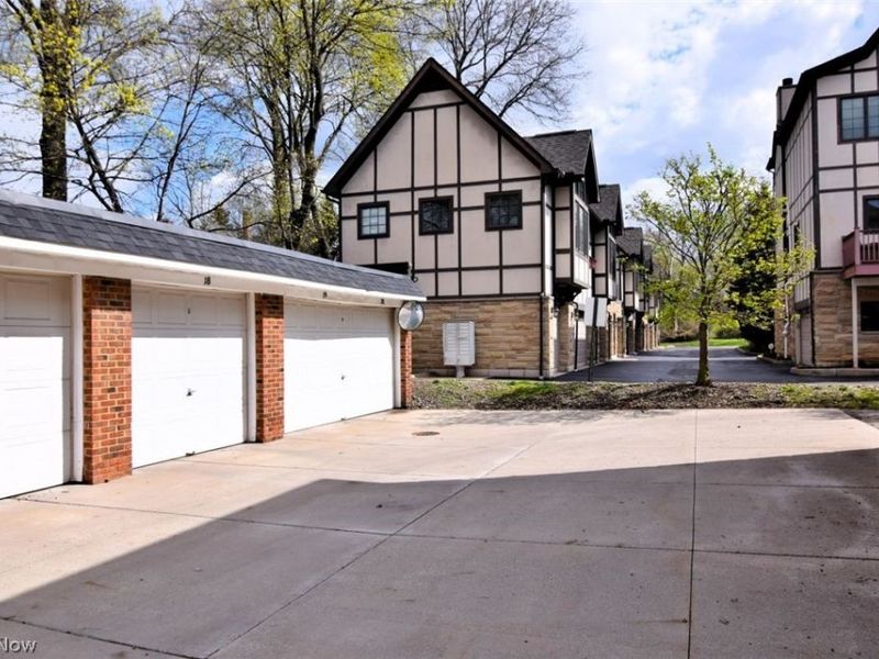 2399 Euclid Heights Boulevard , Unit D-1, Cleveland Heights, OH 44106 Photo 21