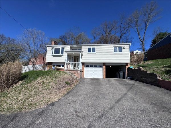 1027 Middle Rd , Glenshaw, PA 15116