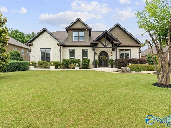 203 Coach Lamp Drive, Madison, AL 35758