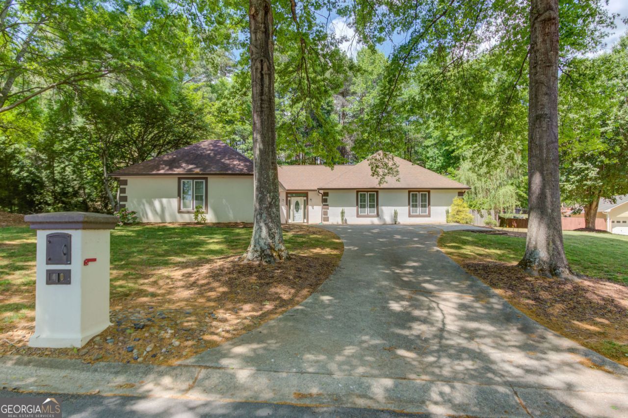 410 Emerald Parkway, Sugar Hill, GA 30518 Main Photo