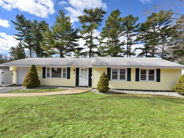 6 Penikese St, Wareham, MA 02576