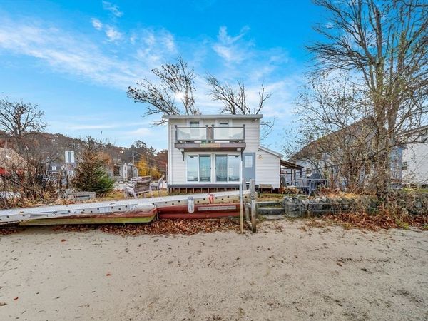 1 Bisson Ln, Merrimac, MA 01860