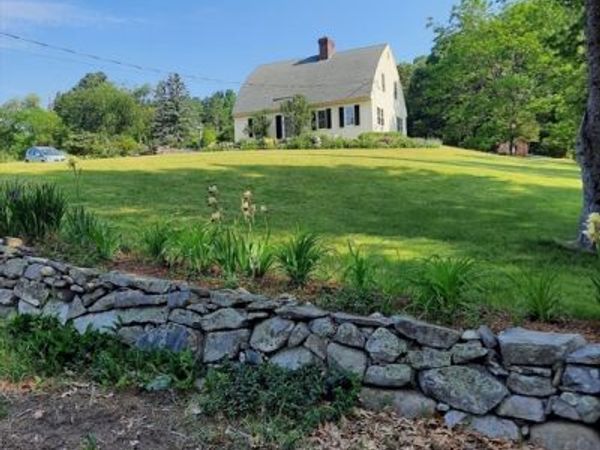 699 Martins Pond Rd, Groton, MA 01450