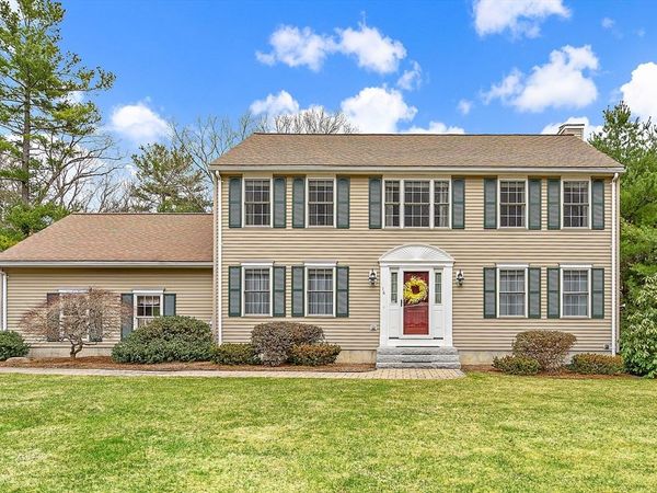 16 Christopher Dr, Grafton, MA 01519