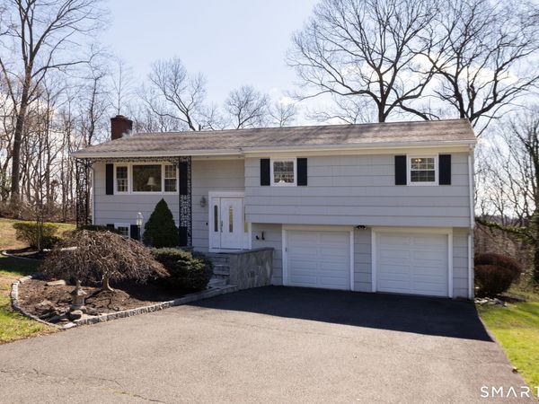 100 Oakridge, Trumbull, CT 06611