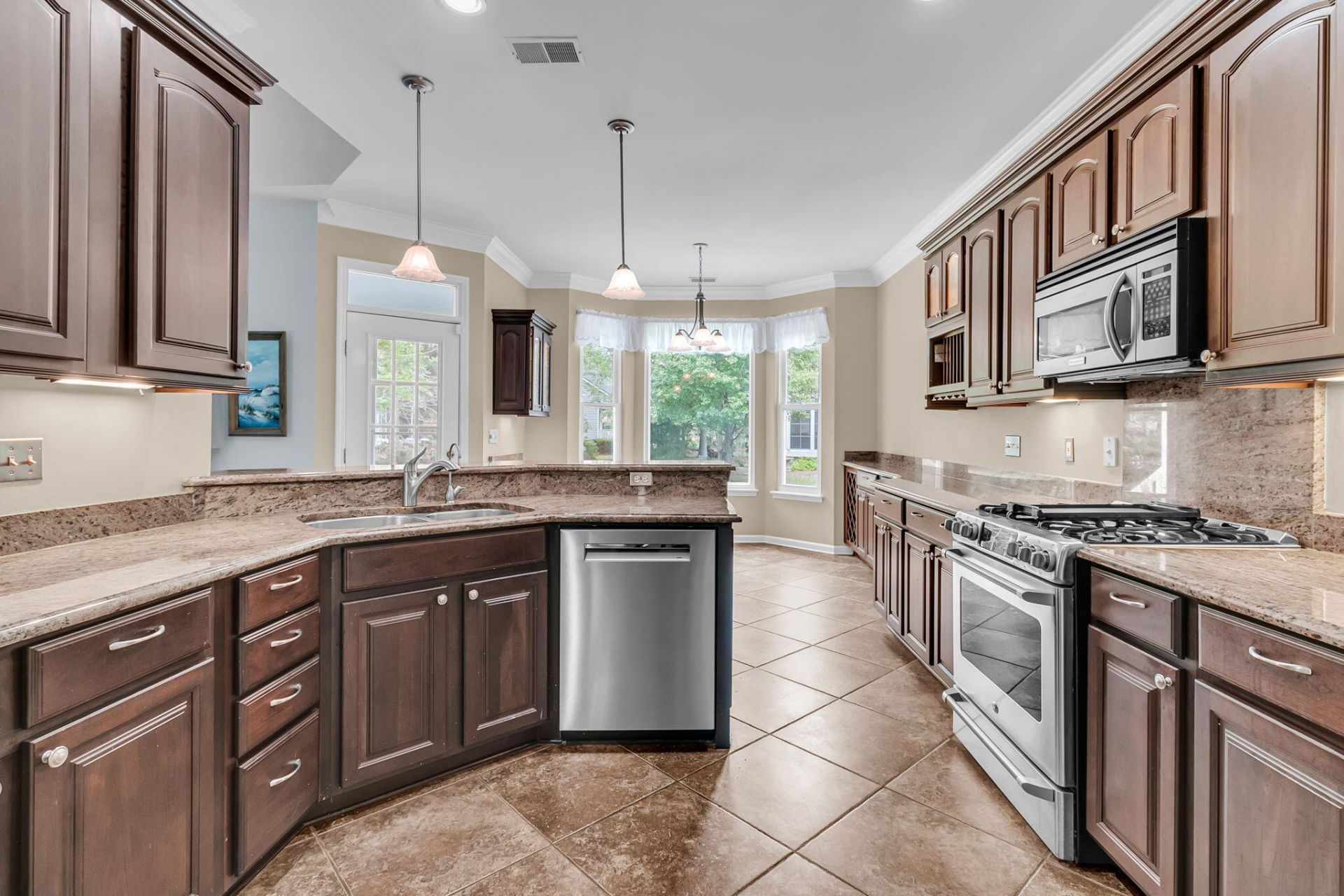 325 Club View Road Photo 33