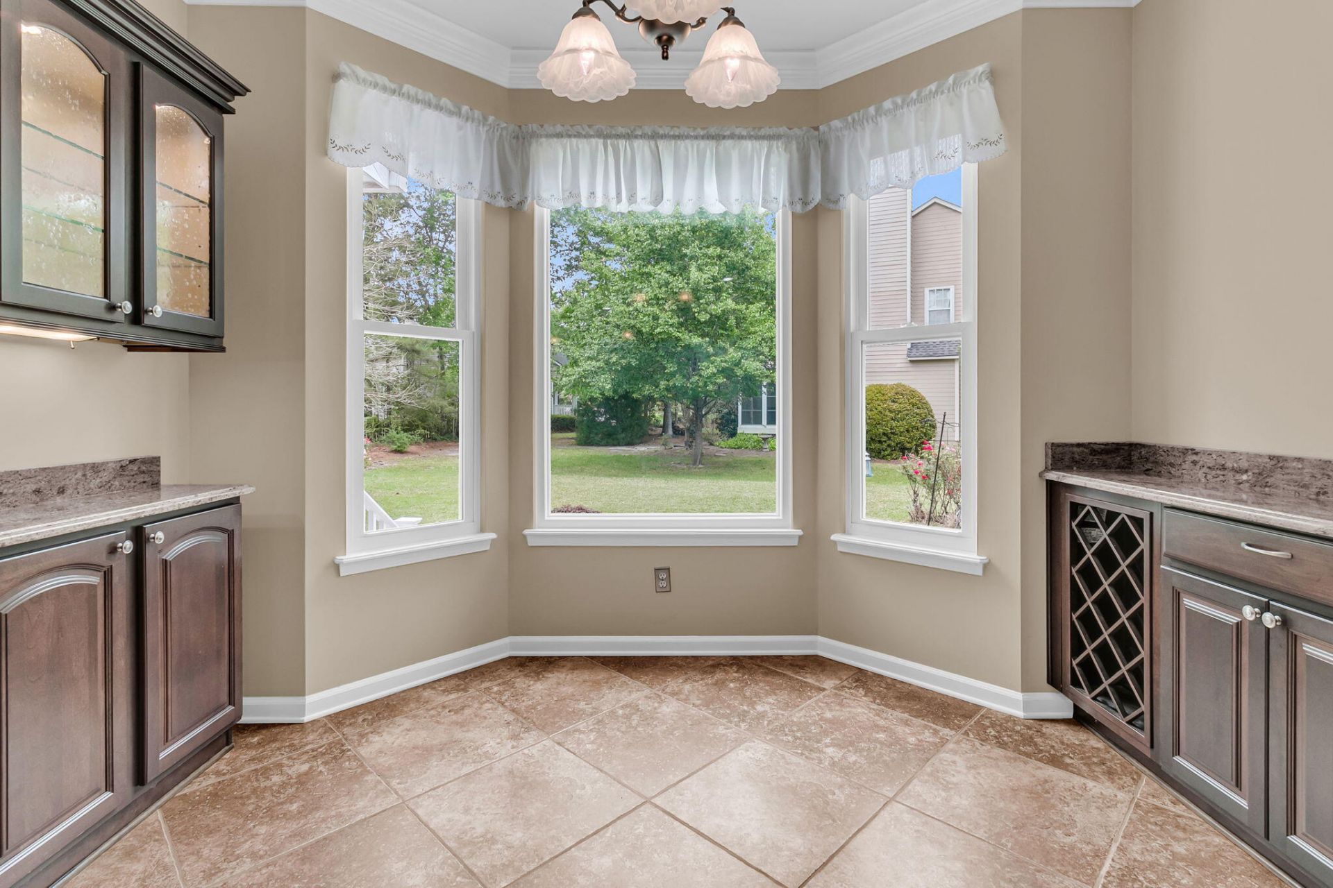 325 Club View Road Photo 36