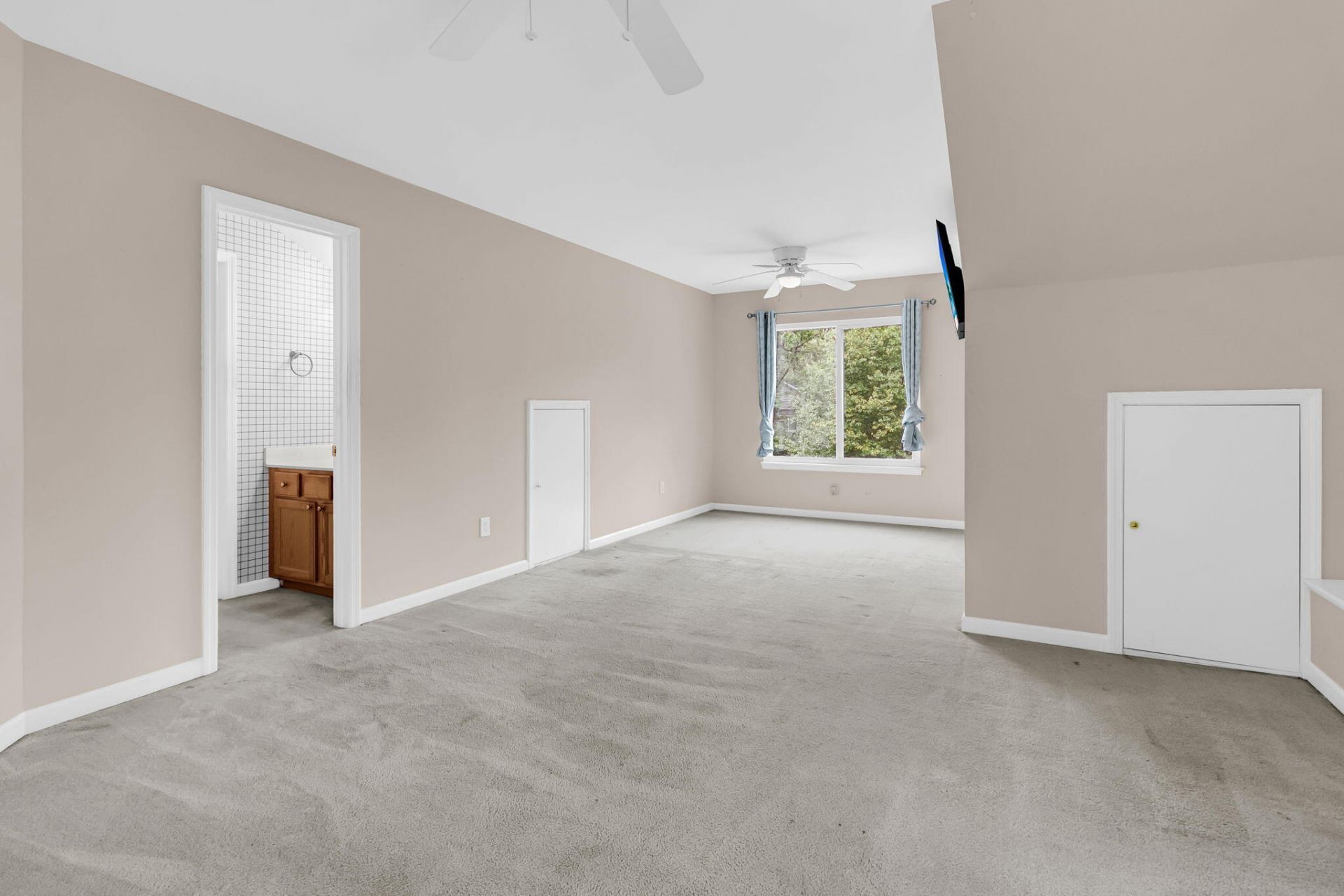 325 Club View Road Photo 44