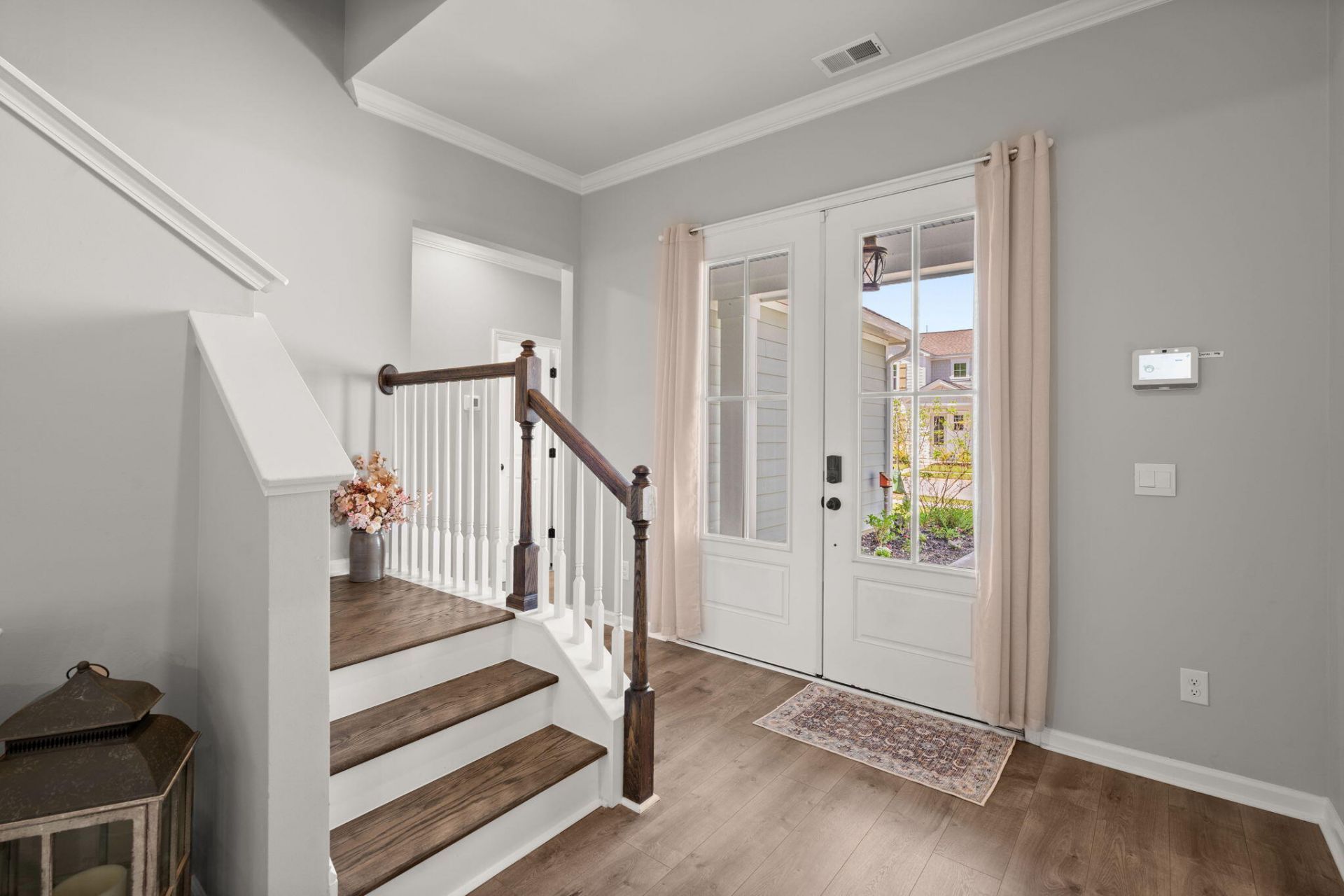 404 Oak View Way Photo 9