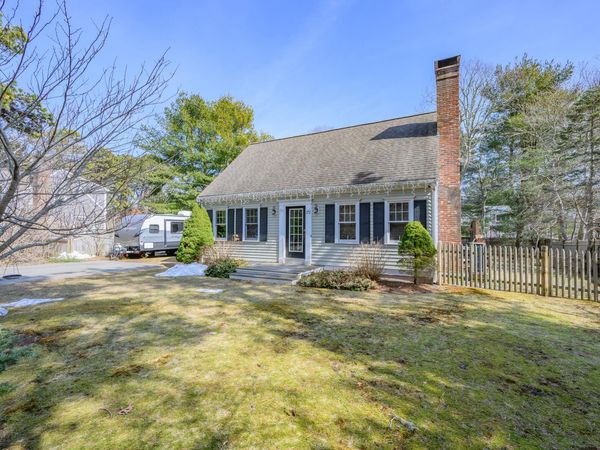 172 Skunknet Road , Centerville, MA 02632