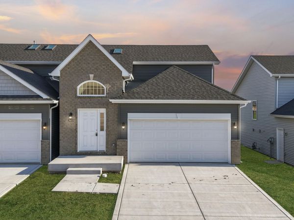3033 W 82nd Place, Merrillville, IN 46410