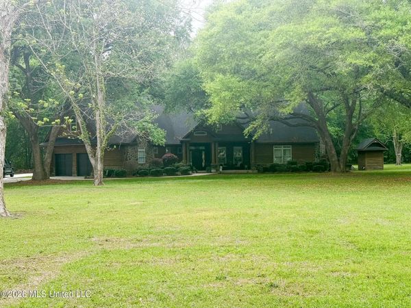 17713 Highway 613 , Moss Point, MS 39562