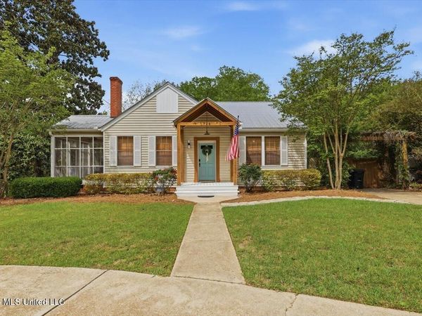 724 S College Street, Brandon, MS 39042