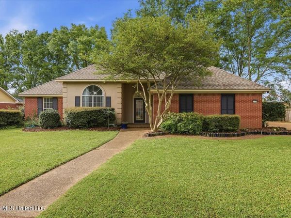 215 Cambridge Drive, Madison, MS 39110