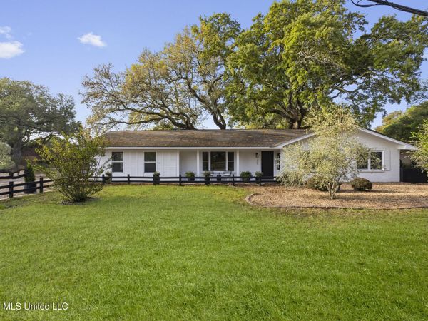 1560 E Second Street, Pass Christian, MS 39571