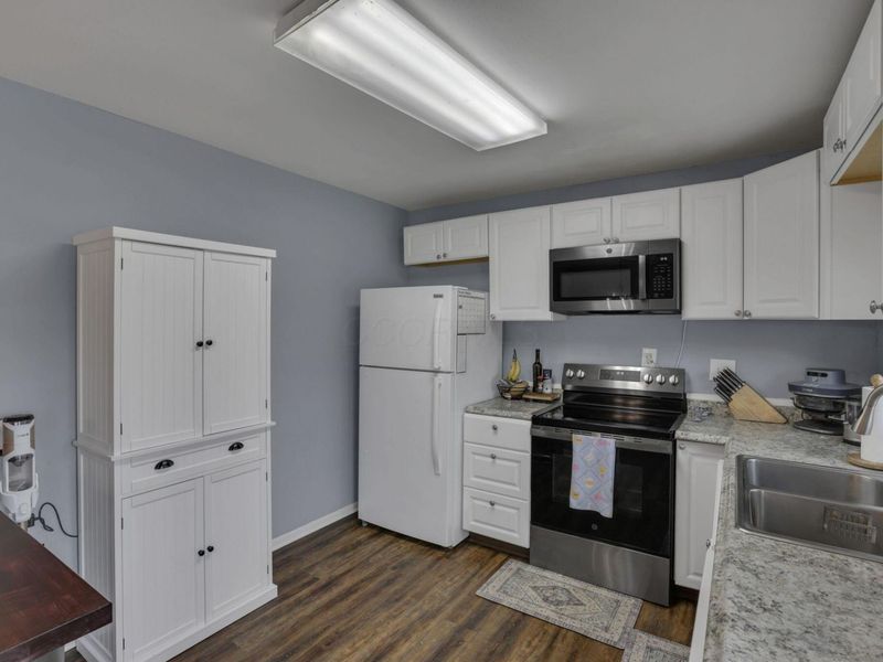 5667 Roche Drive, Columbus, OH 43229 Photo 14