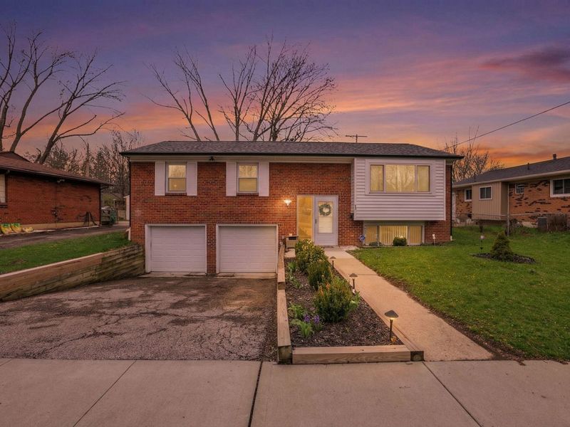 5667 Roche Drive, Columbus, OH 43229 Photo 2