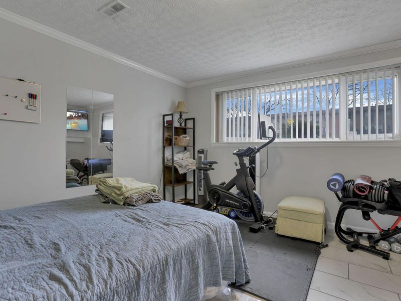 5667 Roche Drive, Columbus, OH 43229 Photo 24