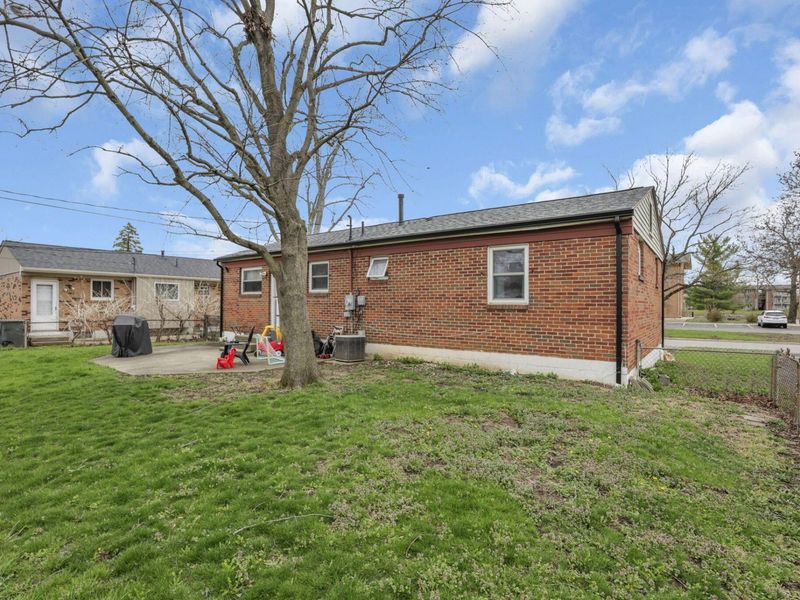 5667 Roche Drive, Columbus, OH 43229 Photo 29