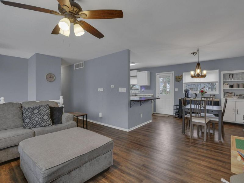 5667 Roche Drive, Columbus, OH 43229 Photo 8