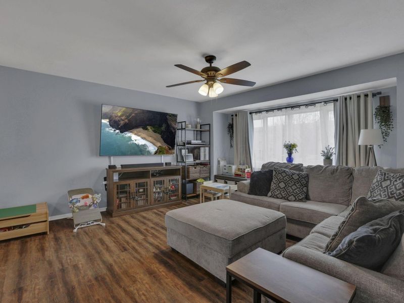5667 Roche Drive, Columbus, OH 43229 Photo 8