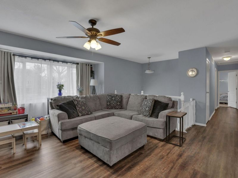 5667 Roche Drive, Columbus, OH 43229 Photo 9