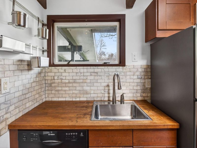 2459 Edgevale Road, Columbus, OH 43221 Photo 4