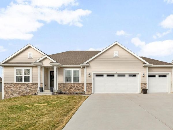 625 Mary WAY, Slinger, WI 53086