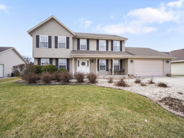 4113 Whispering Ridge PASS, Franklin, WI 53132