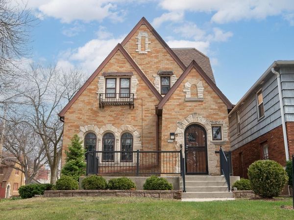 3290 N 44 STREET, Milwaukee, WI 53216