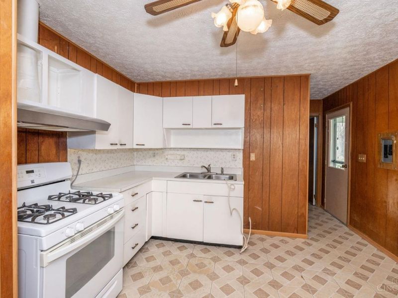 654 Arlington Drive, Union Twp, OH 45244 Photo 10