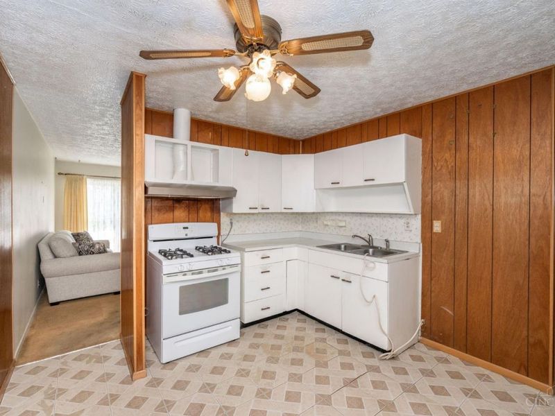 654 Arlington Drive, Union Twp, OH 45244 Photo 11