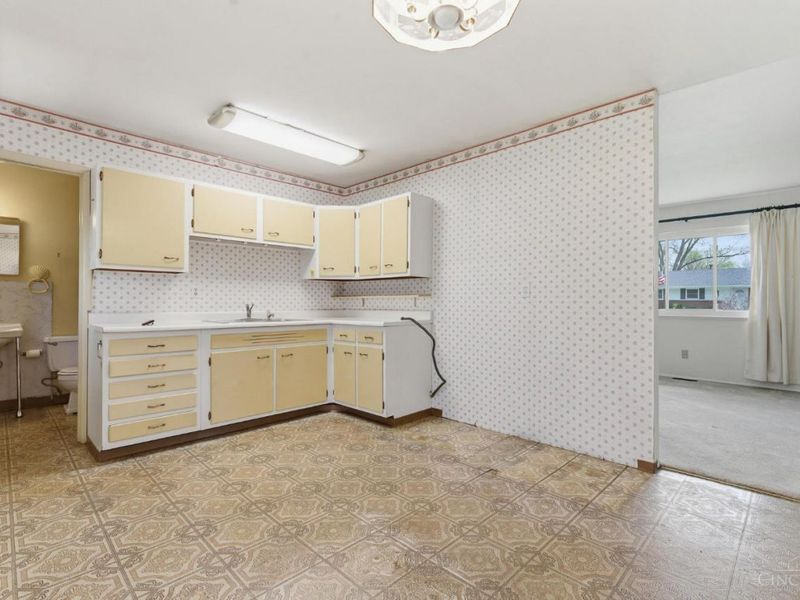 409 Forest Lake Drive, Wilmington, OH 45177 Photo 12