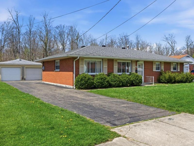 409 Forest Lake Drive, Wilmington, OH 45177 Photo 2