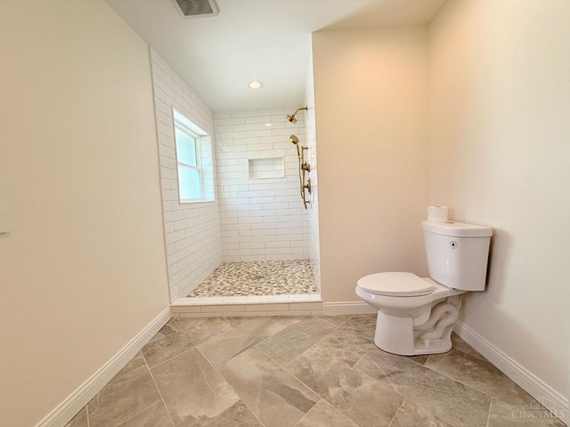 6538 Kentuckyview Drive, Cincinnati, OH 45230 Photo 9