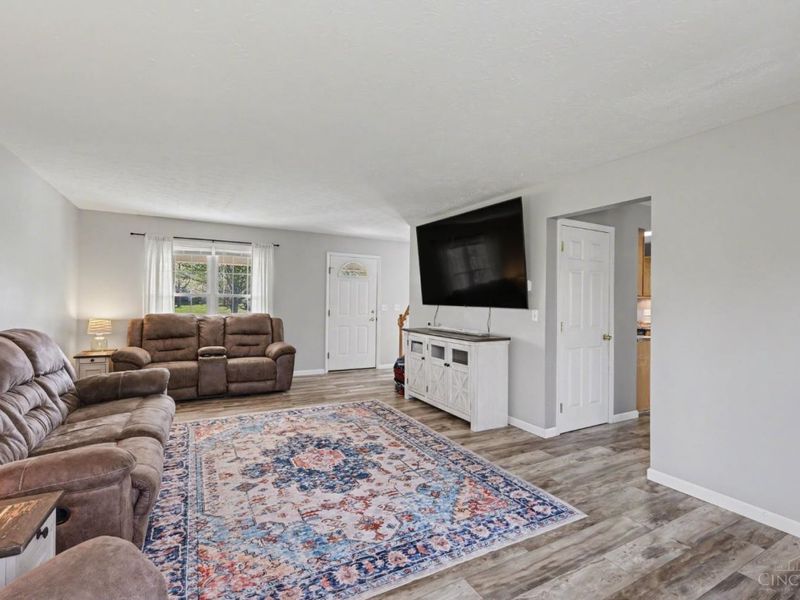 90 Douglas Circle, Georgetown, OH 45121 Photo 3