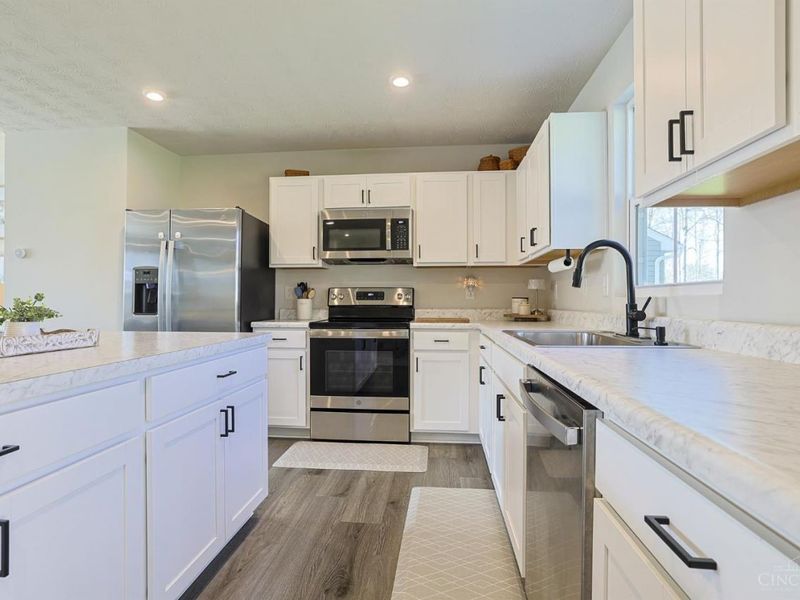 89 Cedarwood Drive, Amelia, OH 45102 Photo 12