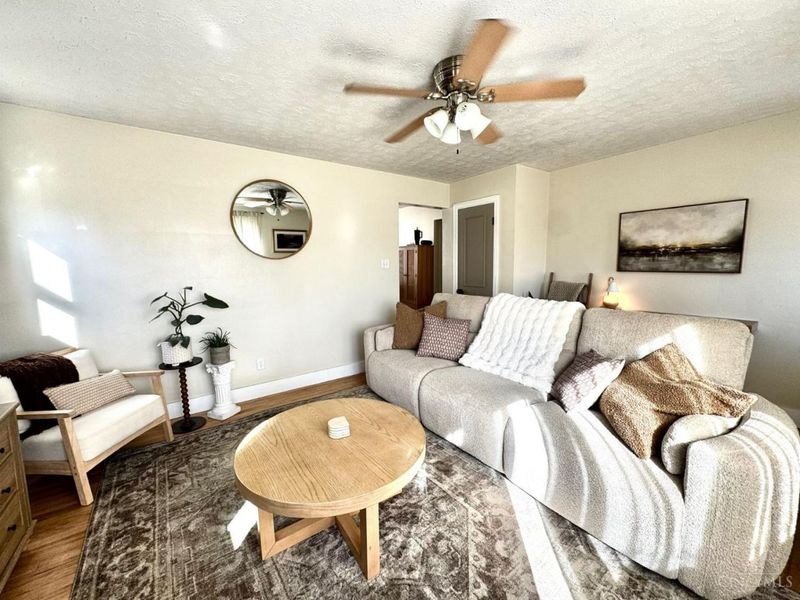 217 W Crest Drive, Reading, OH 45215 Photo 3