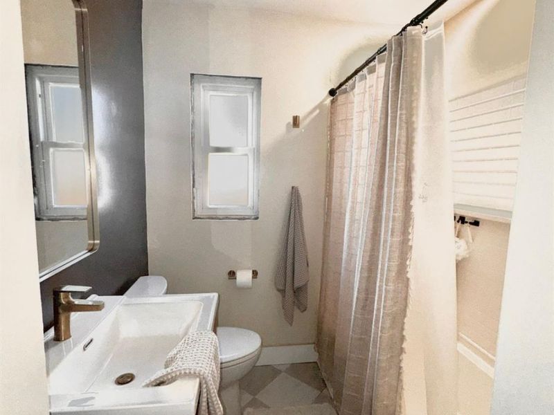 217 W Crest Drive, Reading, OH 45215 Photo 6