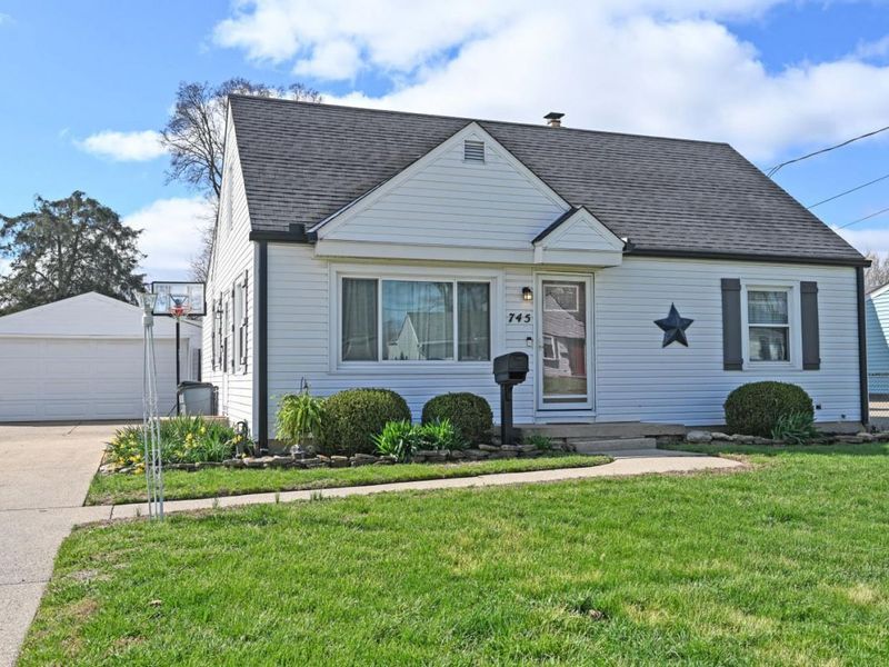 745 Magie Avenue, Fairfield, OH 45014 Photo 2