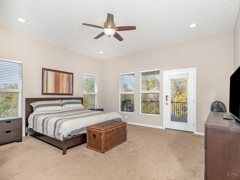 4994 Shadow Hawk Drive, Green Township, OH 45247 Photo 13