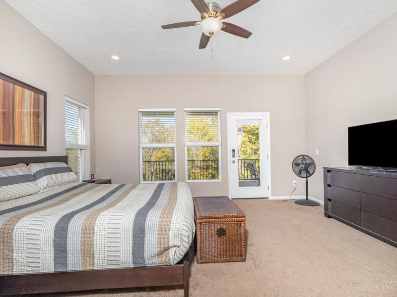 4994 Shadow Hawk Drive, Green Township, OH 45247 Photo 15